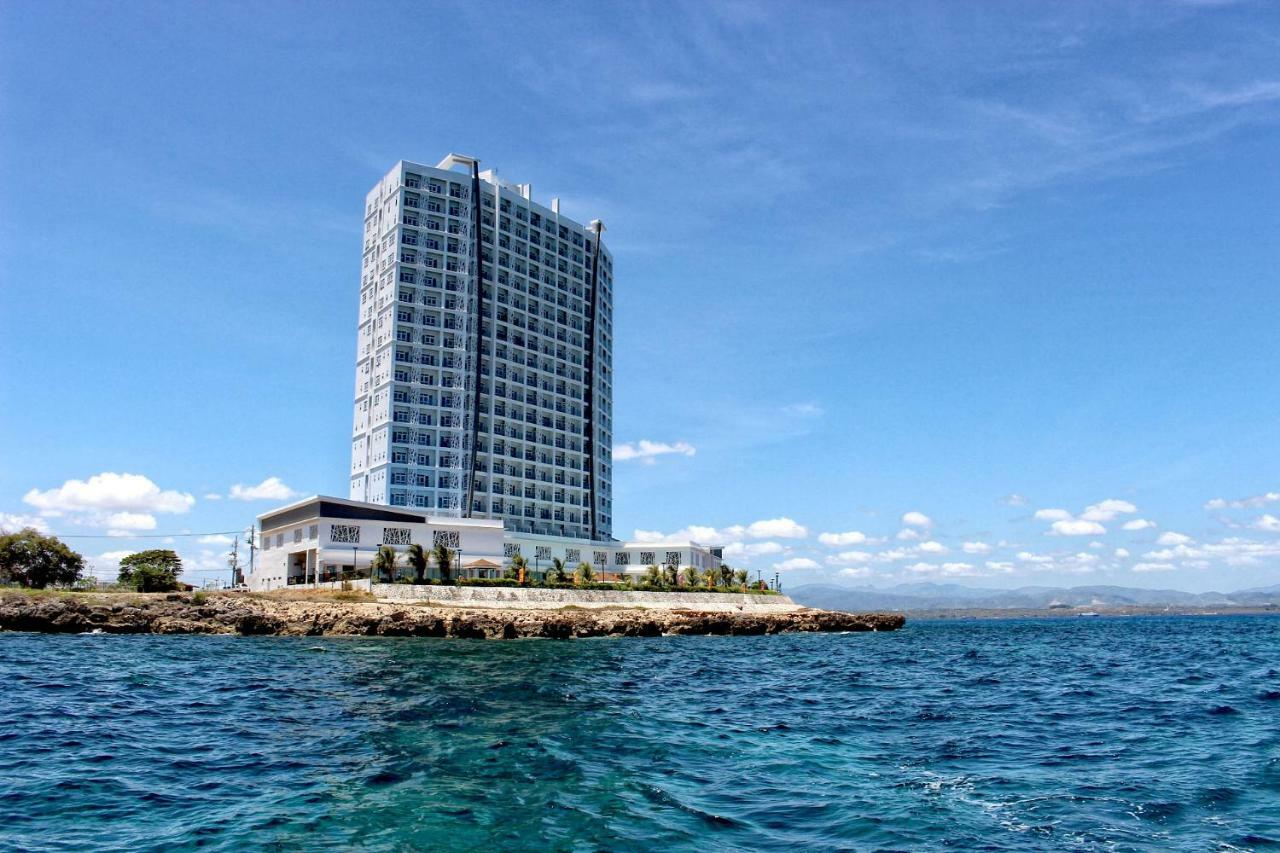 Arterra Hotel And Resort Lapu-Lapu City Exterior photo